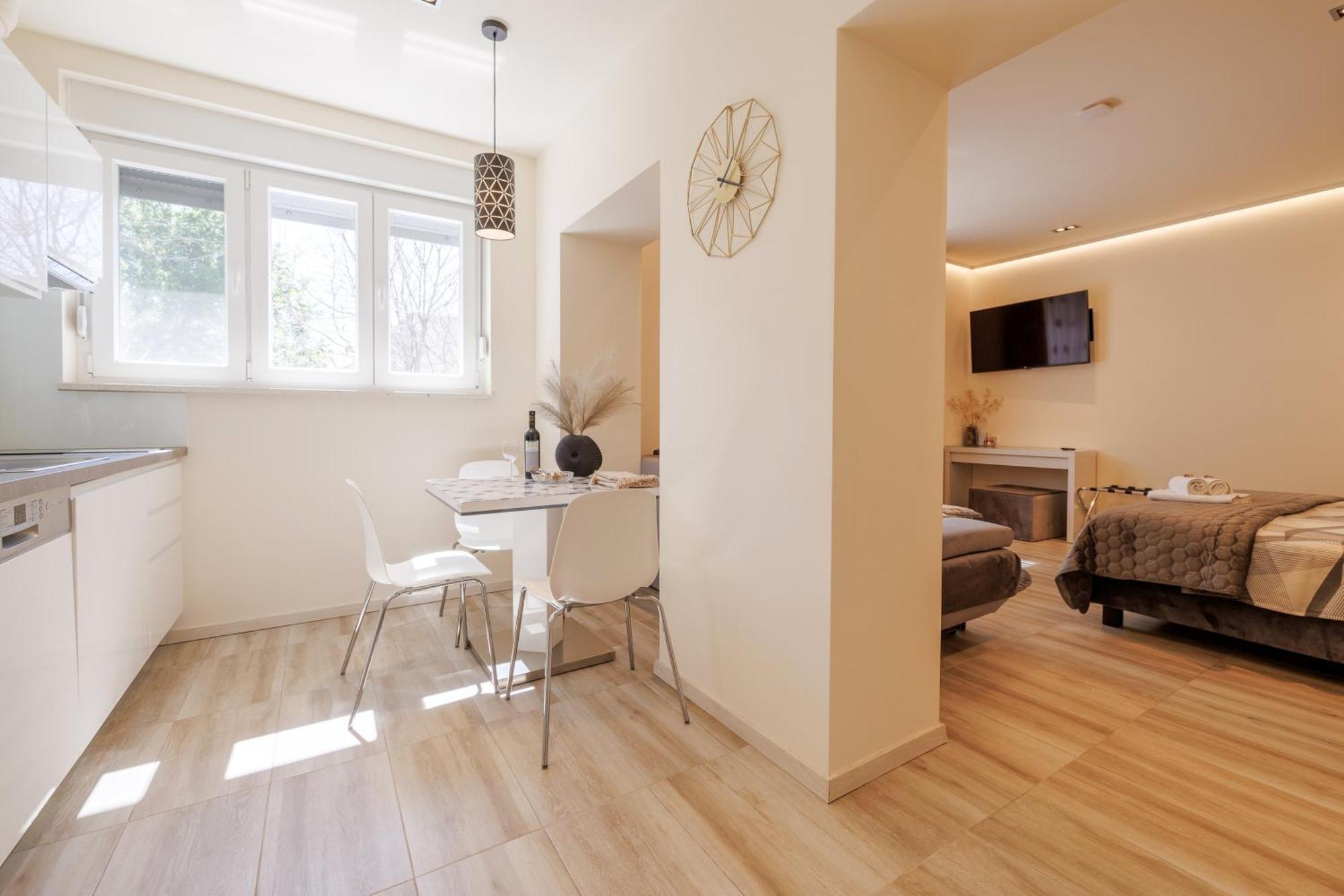 Perimar Luxury Apartments And Rooms Split Center Room photo